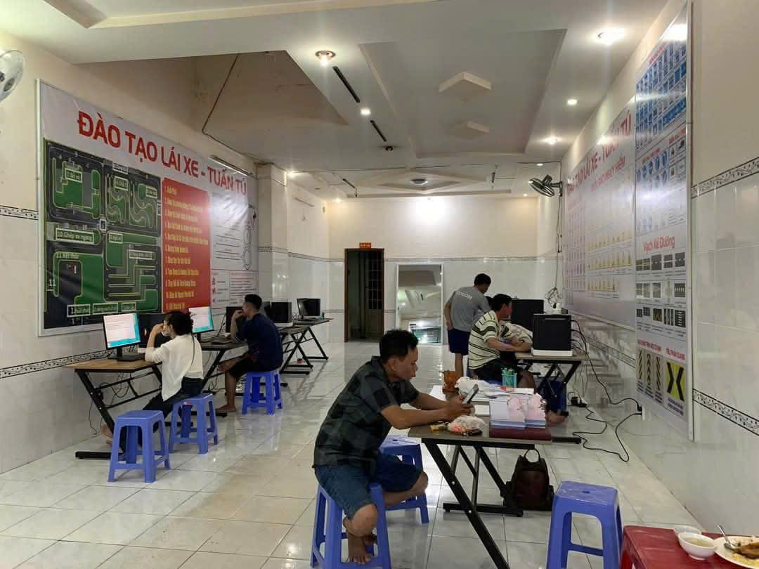 HỌC LÁI XE BÀU BÀNG